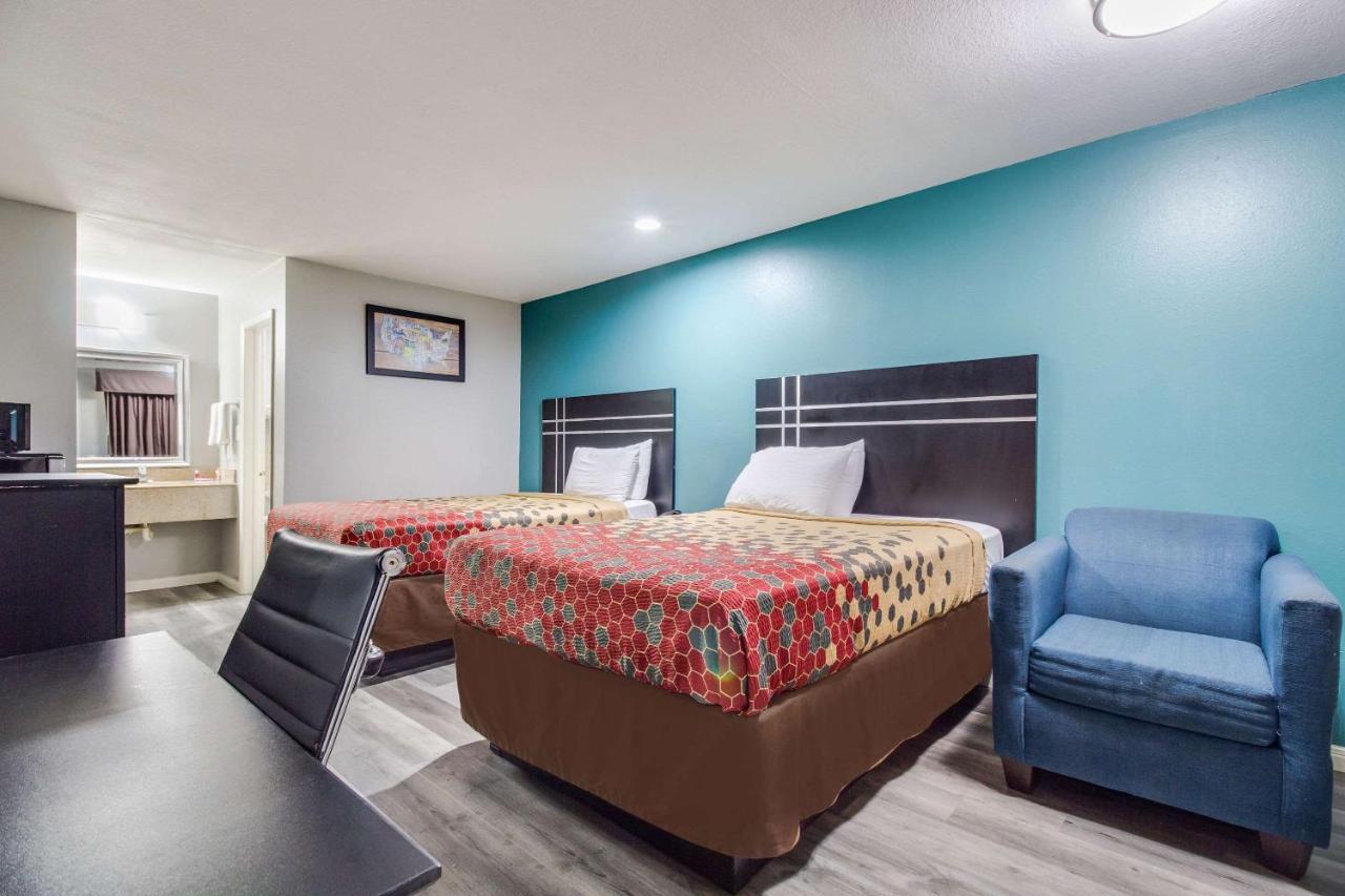 Econo Lodge Houston Brookhollow Exteriör bild