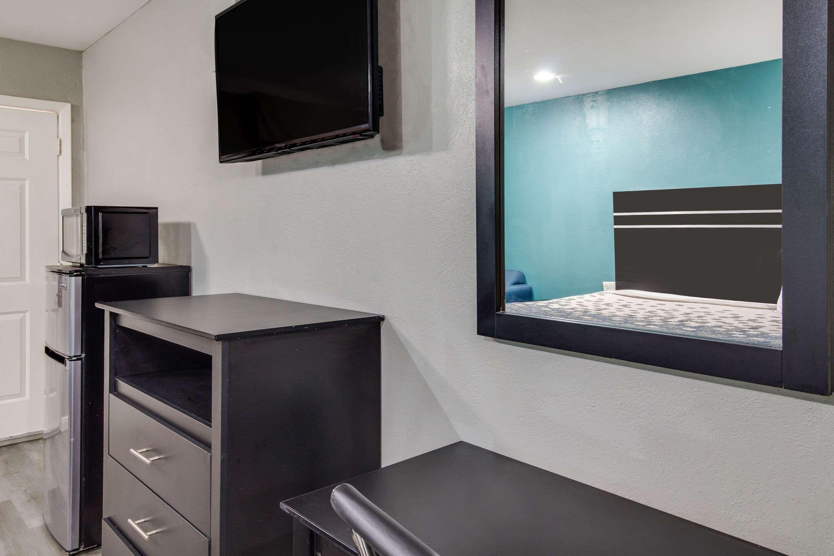 Econo Lodge Houston Brookhollow Exteriör bild