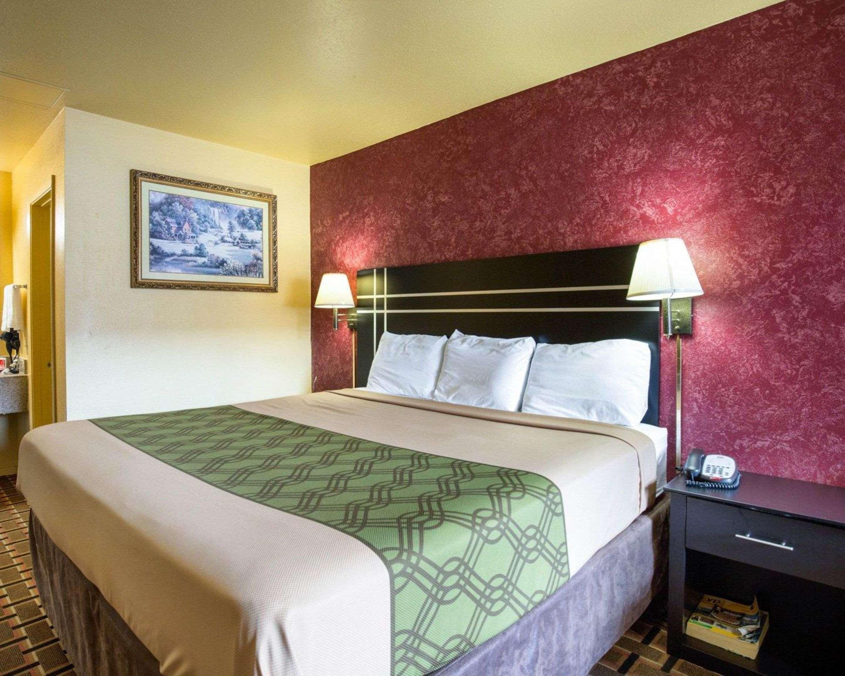 Econo Lodge Houston Brookhollow Exteriör bild