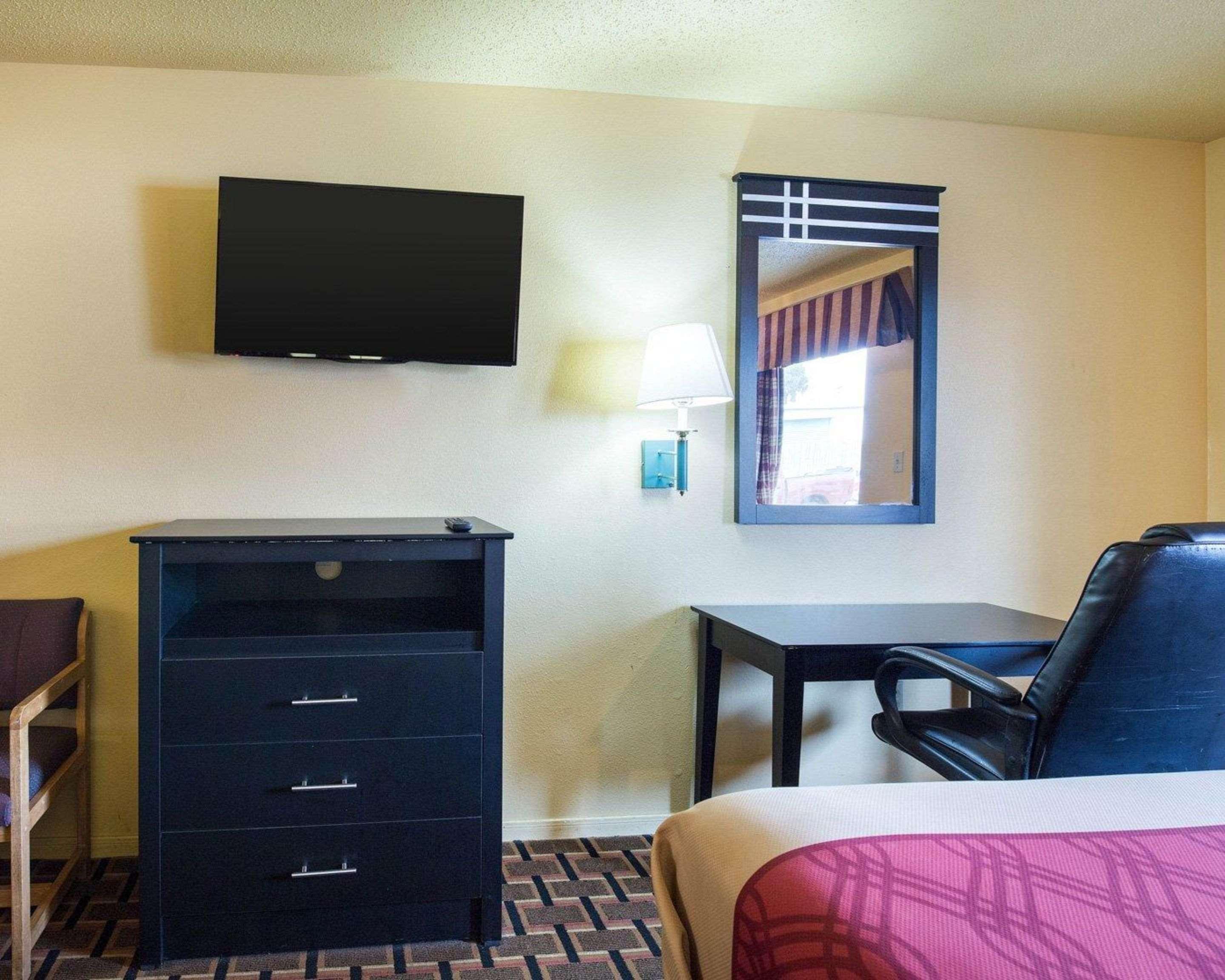 Econo Lodge Houston Brookhollow Exteriör bild