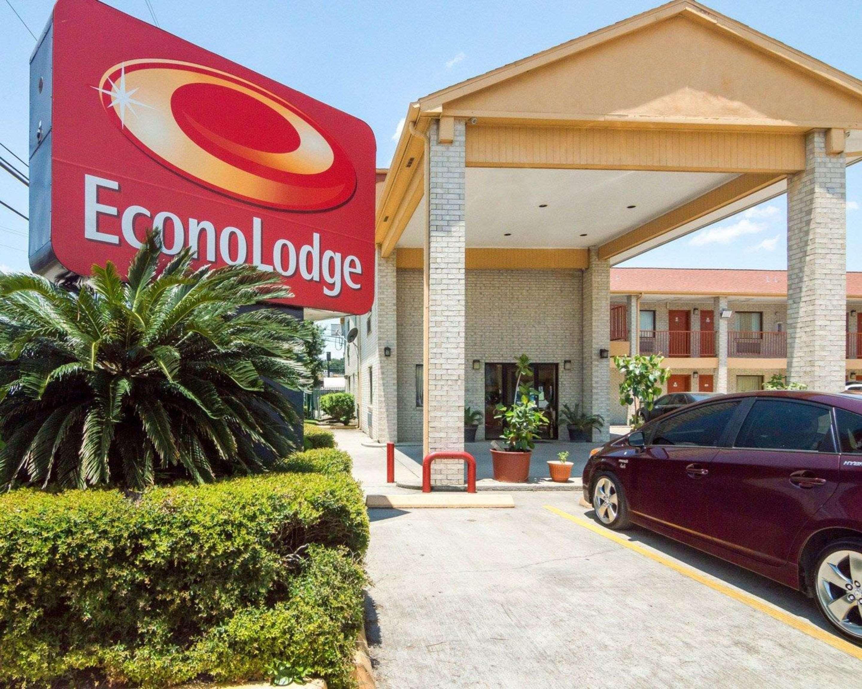 Econo Lodge Houston Brookhollow Exteriör bild