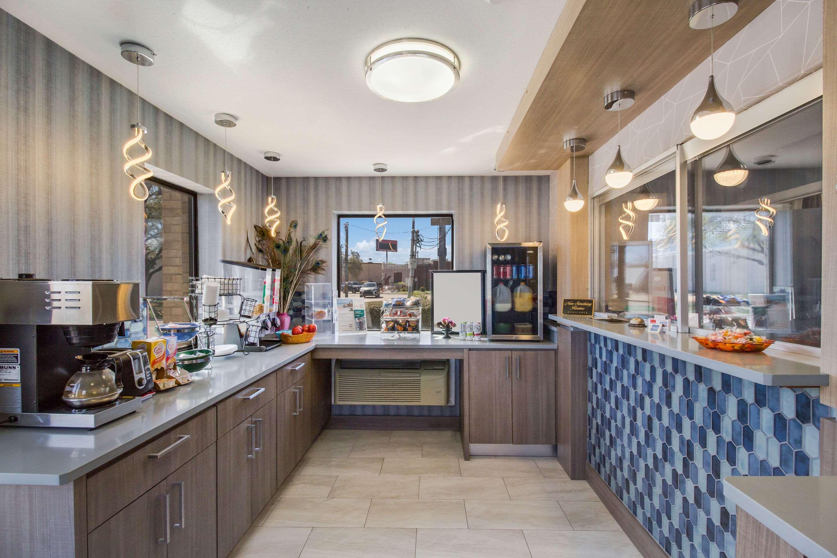 Econo Lodge Houston Brookhollow Exteriör bild
